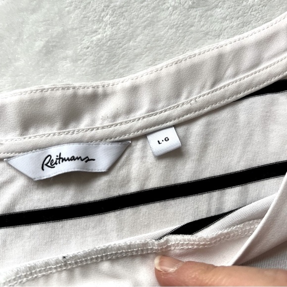 Reitmans Laced Shoulder Top - Picture 4 of 7